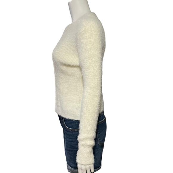 No Boundaries Juniors Rhinestone Heart Keyhole White Sweater Size 11-13 - Picture 4 of 11